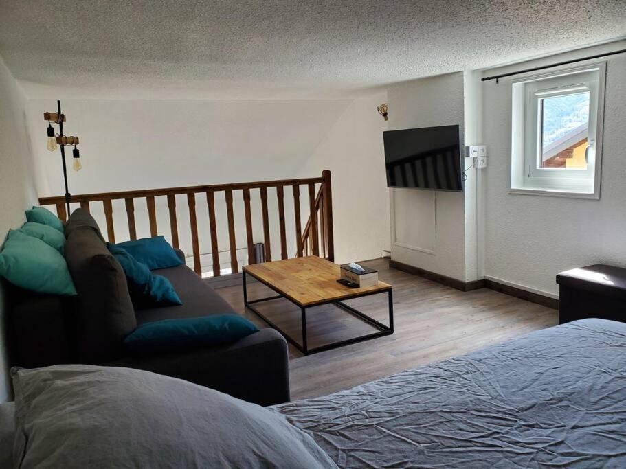 Appartement Chaleureux. Barcelonnette Buitenkant foto