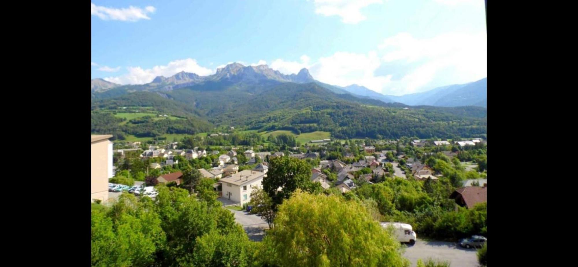 Appartement Chaleureux. Barcelonnette Buitenkant foto